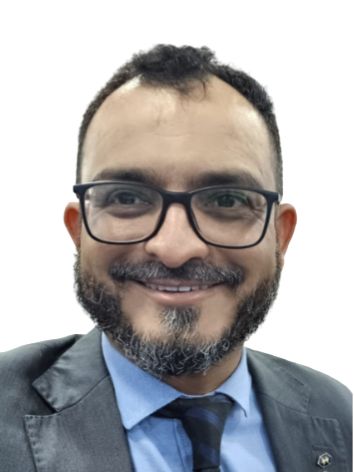 Carlos Adriano, administrador e professor.